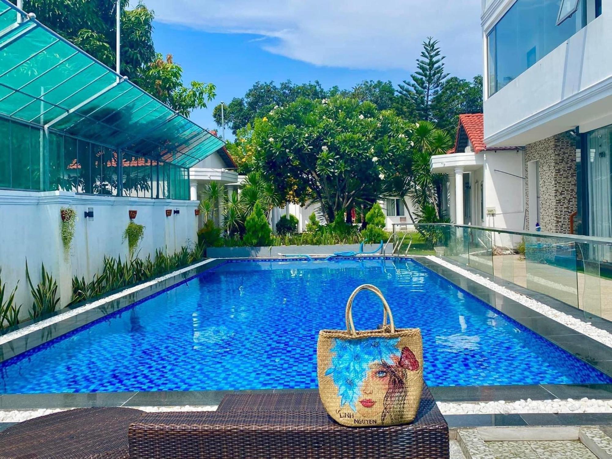 Dragon Bay Hotel Cam Lam Exterior photo